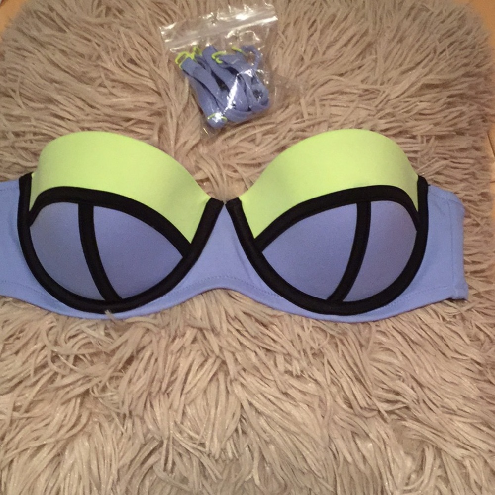 34 C Victoria’s Secret Strapless Top with strings